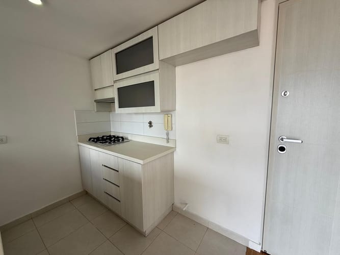 Apartamento de 2 alcobas en arriendo en Belén, Medellín, 85 m² · foto 2 de 19