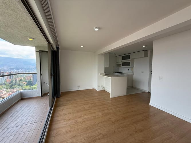 Apartamento de 2 alcobas en arriendo en Belén, Medellín, 85 m² · foto 6 de 19