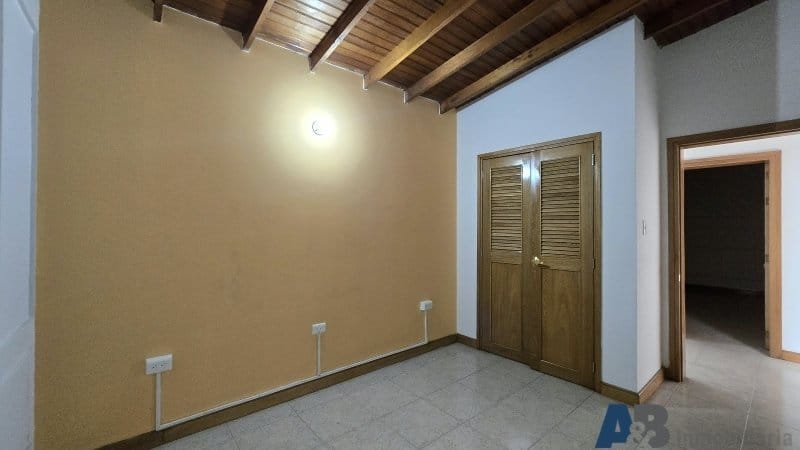 Casa de 4 alcobas en arriendo en Bolivariana, Medellín, 222 m² · foto 16 de 18