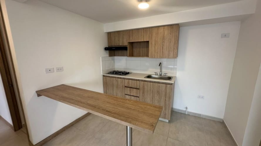 Apartamento de 3 alcobas en arriendo en Bucaros, Bello, 65 m² · foto 3 de 17