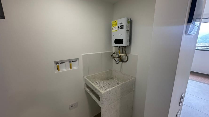 Apartamento de 3 alcobas en arriendo en Bucaros, Bello, 65 m² · foto 13 de 17