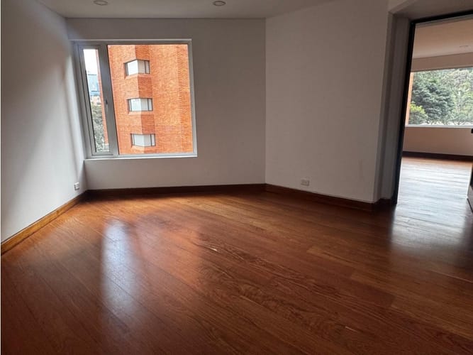 Apartamento de 3 alcobas en venta en Chicó Reservado, Bogotá, 246 m² · foto 5 de 16