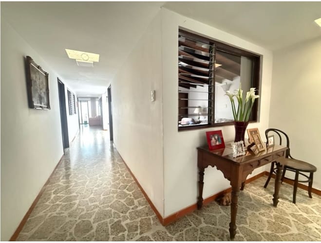 Casa de 4 alcobas en venta en Laureles, Medellín, 356 m² · foto 3 de 20