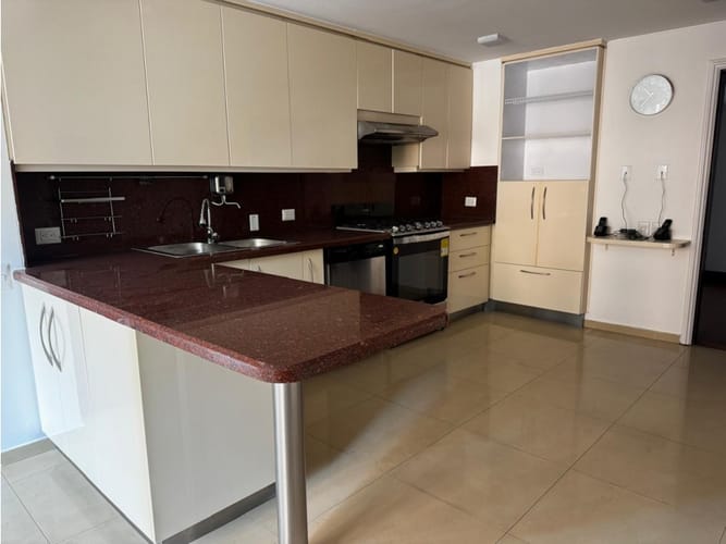 Apartamento de 3 alcobas en venta en Chicó Reservado, Bogotá, 246 m² · foto 8 de 16