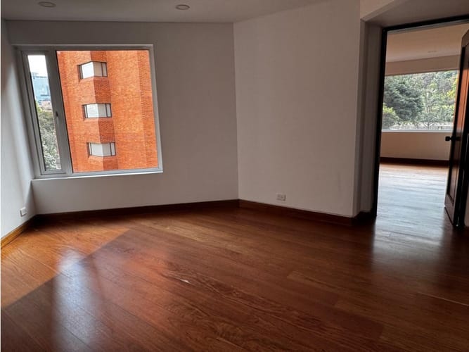 Apartamento de 3 alcobas en venta en Chicó Reservado, Bogotá, 246 m² · foto 13 de 16