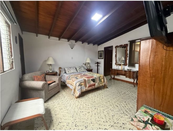 Casa de 4 alcobas en venta en Laureles, Medellín, 356 m² · foto 10 de 20