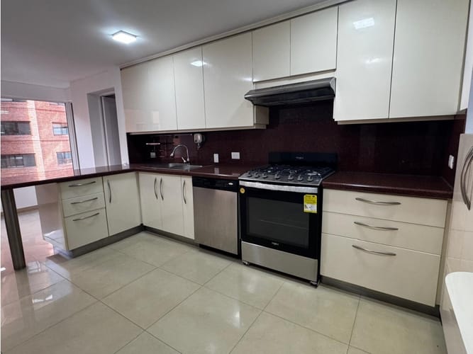 Apartamento de 3 alcobas en venta en Chicó Reservado, Bogotá, 246 m² · foto 15 de 16