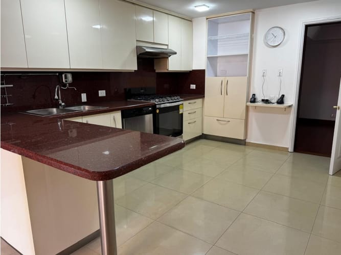Apartamento de 3 alcobas en venta en Chicó Reservado, Bogotá, 246 m² · foto 16 de 16