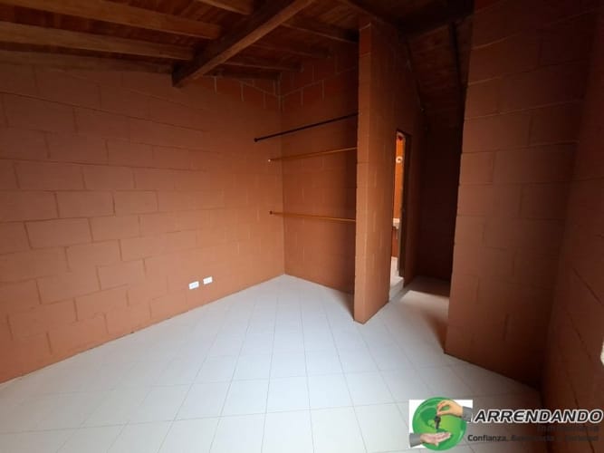 Casa de 4 alcobas en arriendo en Zona Industrial No. 3, Itagüí, 100 m² · foto 9 de 11