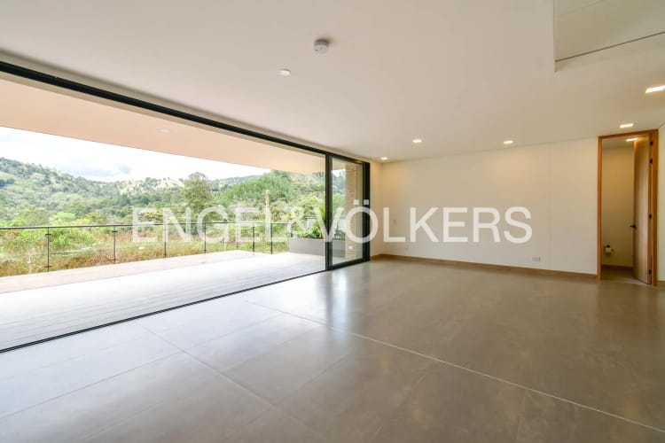 Casa de 3 alcobas en venta en Sajonia, Rionegro, 268 m² · foto 3 de 15