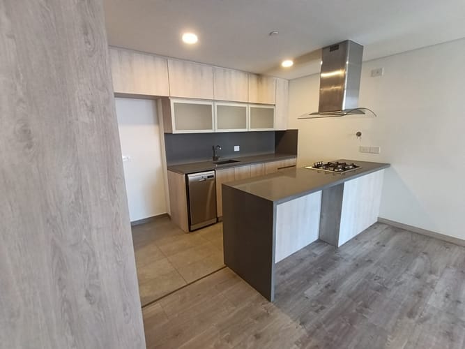 Apartamento de 2 alcobas en arriendo en El Poblado, Medellín, 82 m² · foto 8 de 14