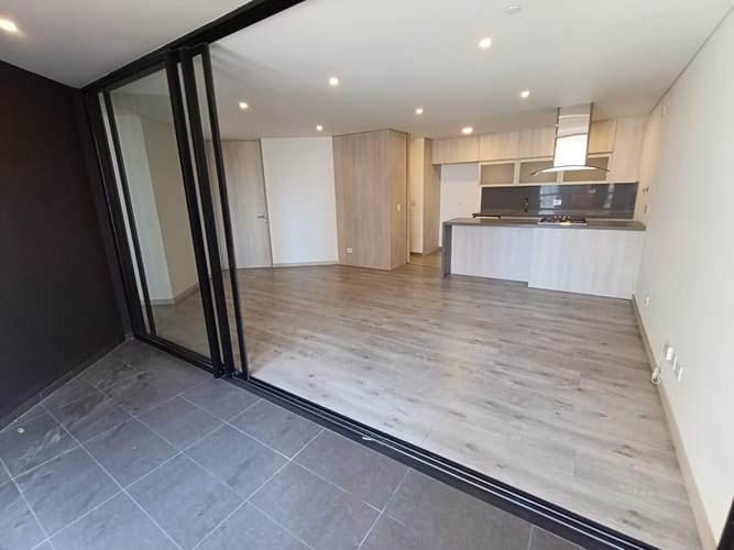 Apartamento de 2 alcobas en arriendo en El Poblado, Medellín, 82 m² · foto 10 de 14