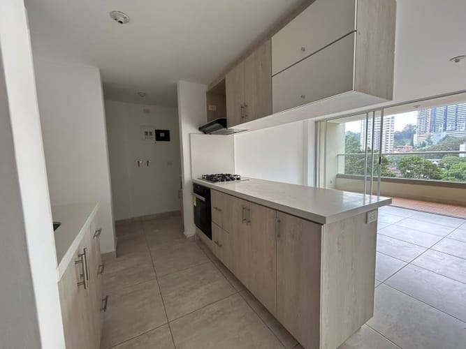Apartamento de 3 alcobas en arriendo en Camino Verde, Envigado, 85 m² · foto 4 de 20