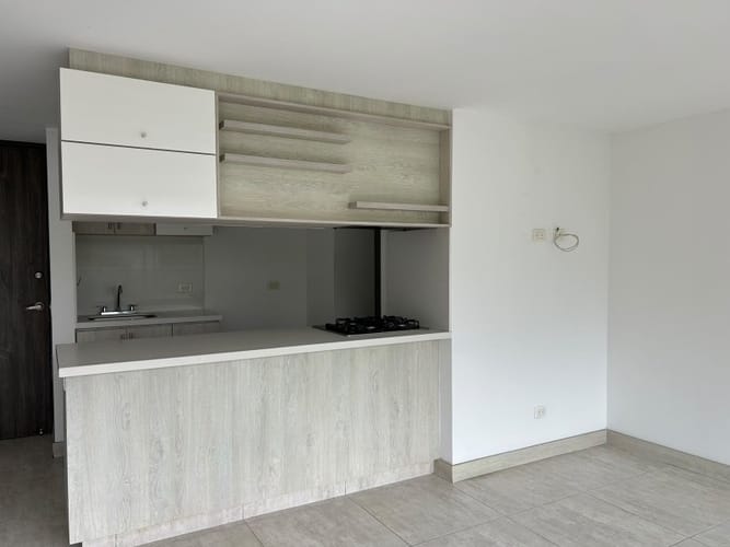 Apartamento de 3 alcobas en arriendo en Camino Verde, Envigado, 85 m² · foto 8 de 20