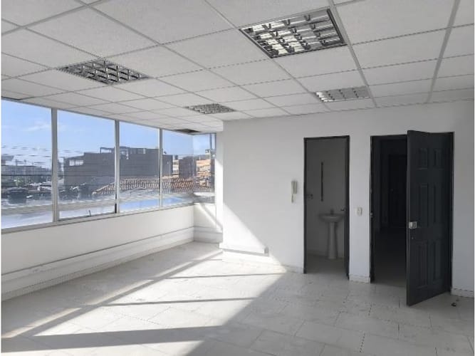 Oficina en venta en Centro, Cajicá, 175 m² · foto 2 de 2