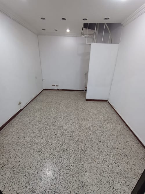 Local en arriendo en La Candelaria, Medellín, 22 m² · foto 5 de 10