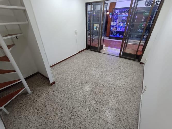 Local en arriendo en La Candelaria, Medellín, 22 m² · foto 8 de 10