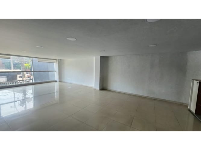 Bodega en arriendo en El Poblado, Medellín, 1100 m² · foto 3 de 8