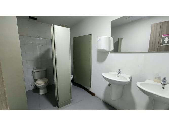 Bodega en arriendo en El Poblado, Medellín, 1100 m² · foto 4 de 8