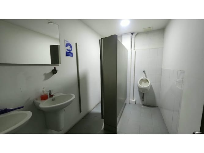 Bodega en arriendo en El Poblado, Medellín, 1100 m² · foto 6 de 8