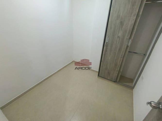 Apartamento de 3 alcobas en arriendo en Puerto Madero, Girón, 55 m² · foto 5 de 7