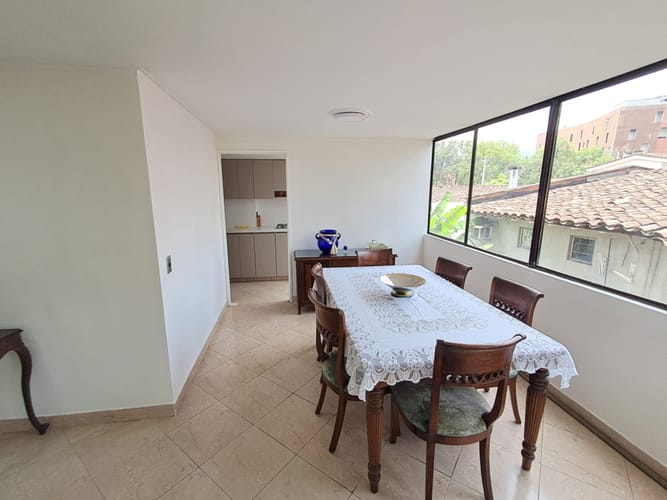 Apartamento de 3 alcobas en arriendo en Patio Bonito, Medellín, 110 m² · foto 2 de 16
