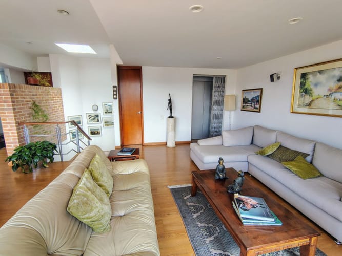 Apartamento de 2 alcobas en arriendo en Cerros De Suba, Bogotá, 145 m² · foto 2 de 24