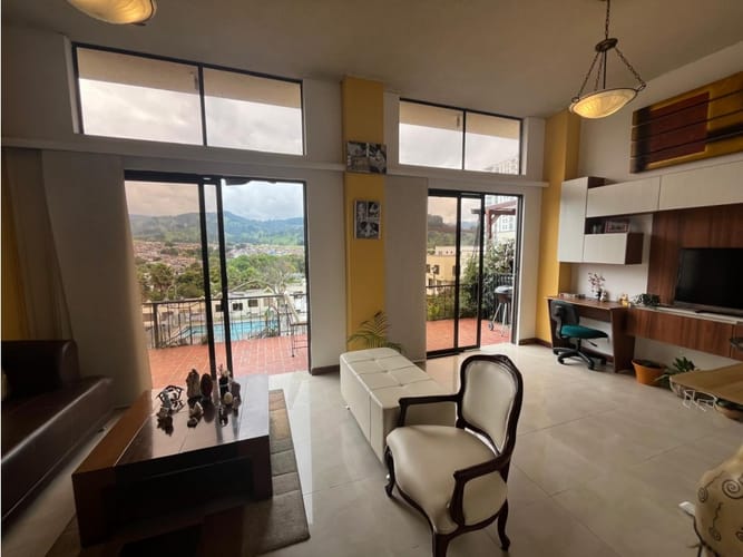 Casa de 3 alcobas en venta en Avenida Alberto Mendoza, Manizales, 104 m² · foto 3 de 21