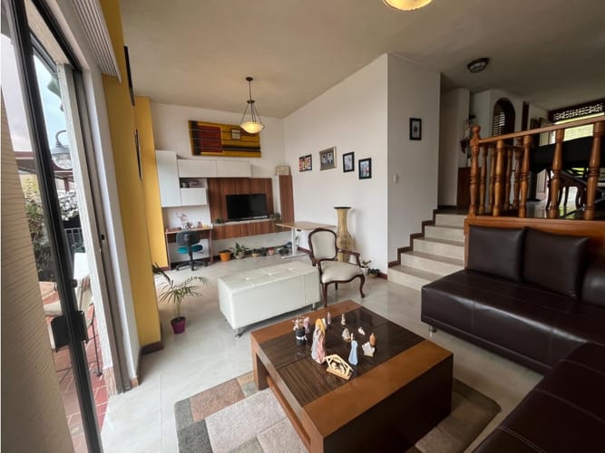 Casa de 3 alcobas en venta en Avenida Alberto Mendoza, Manizales, 104 m² · foto 4 de 21