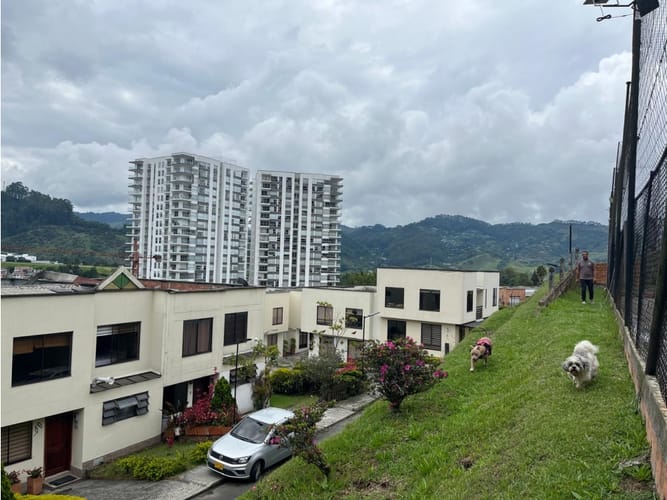 Casa de 3 alcobas en venta en Avenida Alberto Mendoza, Manizales, 104 m² · foto 18 de 21