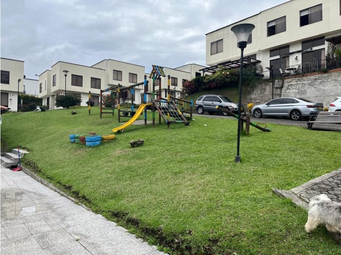 Casa de 3 alcobas en venta en Avenida Alberto Mendoza, Manizales, 104 m² · foto 19 de 21