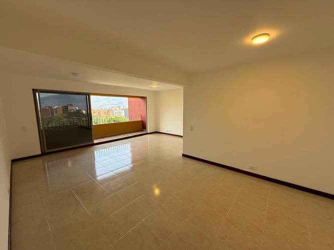 Apartamento de 3 alcobas en arriendo en La Castellana, Medellín, 150 m² · foto 3 de 20