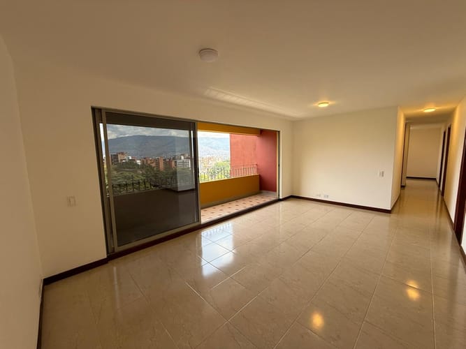 Apartamento de 3 alcobas en arriendo en La Castellana, Medellín, 150 m² · foto 5 de 20