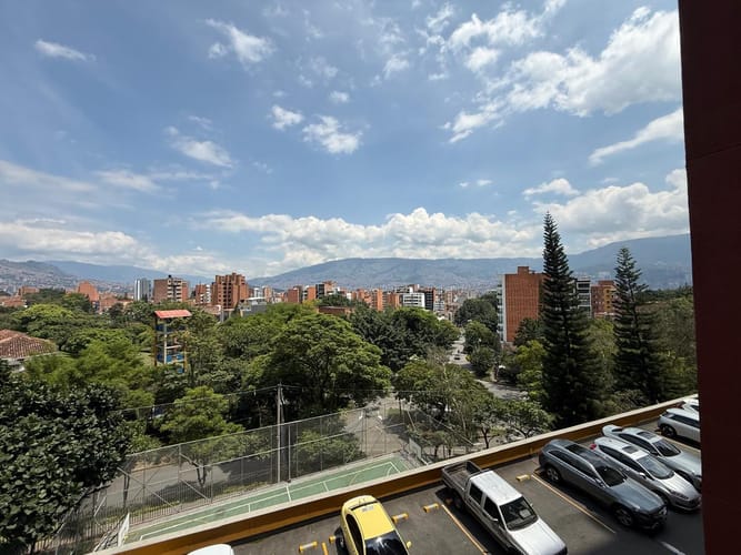 Apartamento de 3 alcobas en arriendo en La Castellana, Medellín, 150 m² · foto 8 de 20