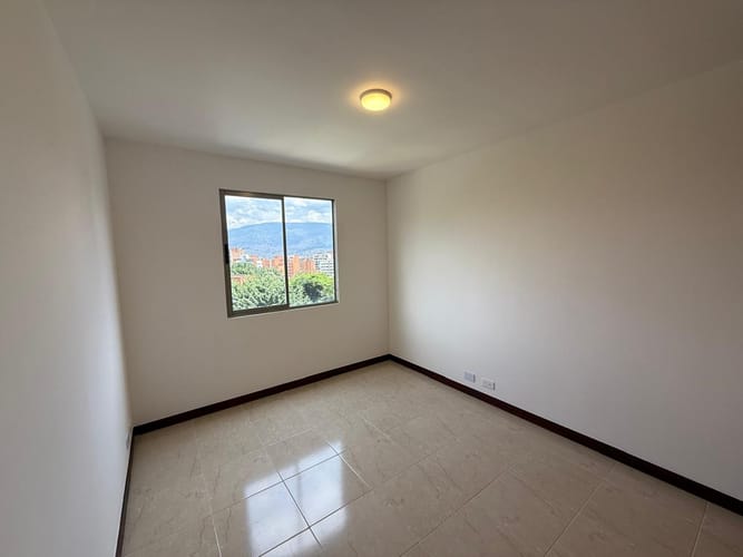 Apartamento de 3 alcobas en arriendo en La Castellana, Medellín, 150 m² · foto 14 de 20