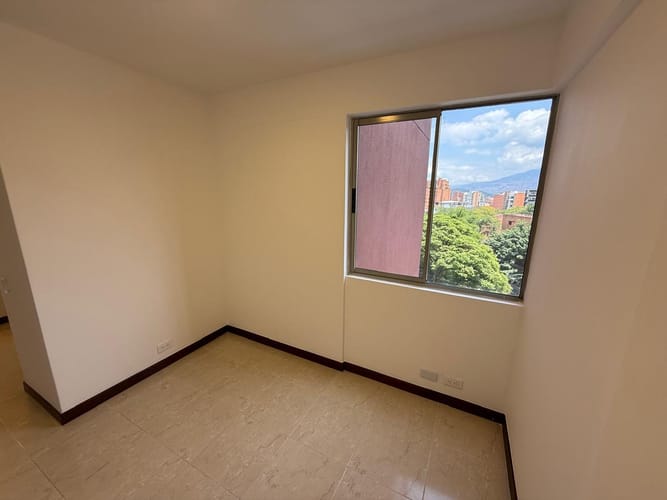 Apartamento de 3 alcobas en arriendo en La Castellana, Medellín, 150 m² · foto 16 de 20