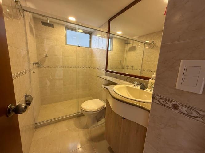 Apartamento de 3 alcobas en arriendo en La Castellana, Medellín, 150 m² · foto 19 de 20