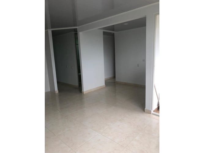 Apartamento de 2 alcobas en venta en Cr. Country Plaza, Jamundí, 58 m² · foto 5 de 17