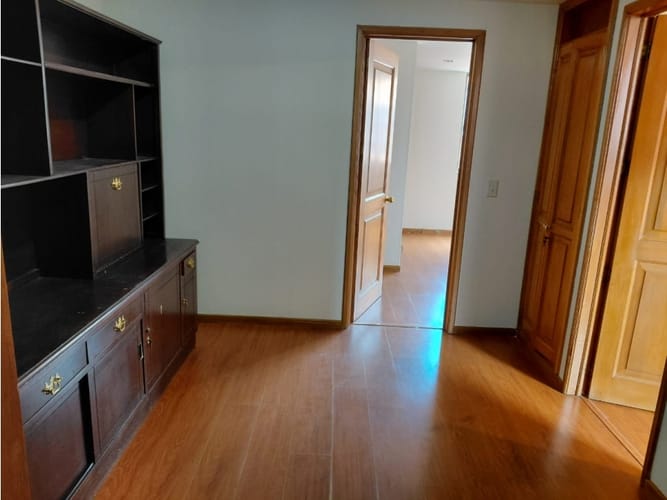 Apartamento de 4 alcobas en venta en Bella Suiza, Bogotá, 231 m² · foto 4 de 24