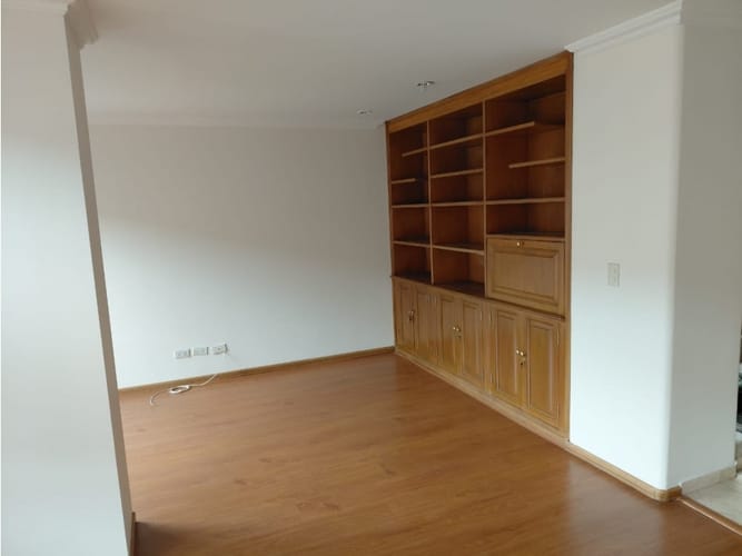 Apartamento de 4 alcobas en venta en Bella Suiza, Bogotá, 231 m² · foto 5 de 24