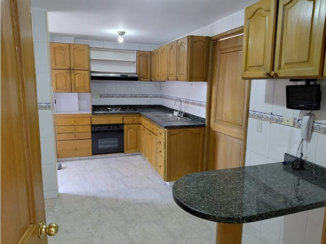 Apartamento de 4 alcobas en venta en Bella Suiza, Bogotá, 231 m² · foto 7 de 24