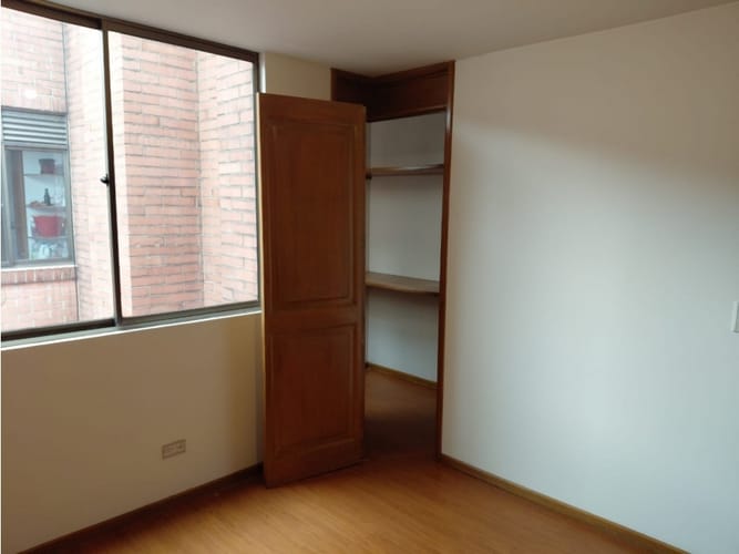 Apartamento de 4 alcobas en venta en Bella Suiza, Bogotá, 231 m² · foto 12 de 24