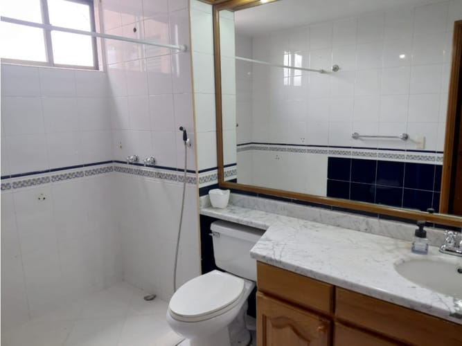 Apartamento de 4 alcobas en venta en Bella Suiza, Bogotá, 231 m² · foto 17 de 24