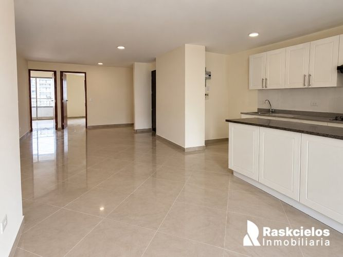 Apartamento de 3 alcobas en arriendo en Lorena, Medellín, 85 m² · foto 3 de 14