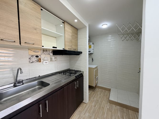 Apartamento de 3 alcobas en venta en Fac, Madrid, 64 m² · foto 4 de 21