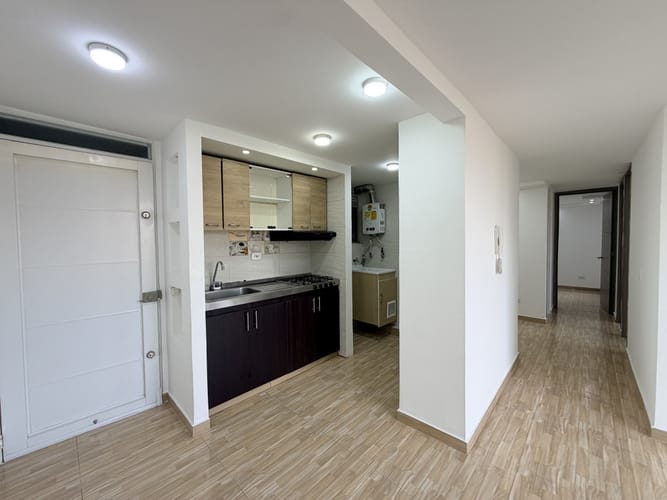 Apartamento de 3 alcobas en venta en Fac, Madrid, 64 m² · foto 5 de 21