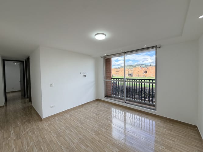 Apartamento de 3 alcobas en venta en Fac, Madrid, 64 m² · foto 6 de 21
