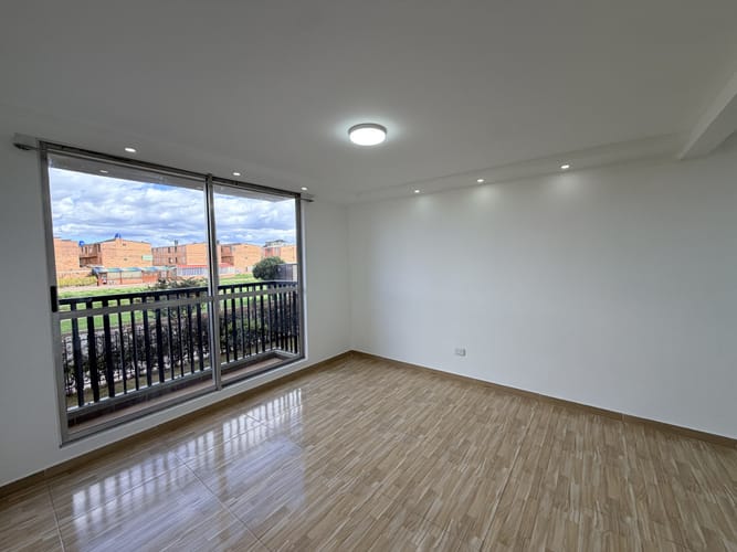 Apartamento de 3 alcobas en venta en Fac, Madrid, 64 m² · foto 7 de 21