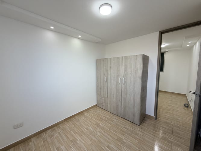 Apartamento de 3 alcobas en venta en Fac, Madrid, 64 m² · foto 9 de 21
