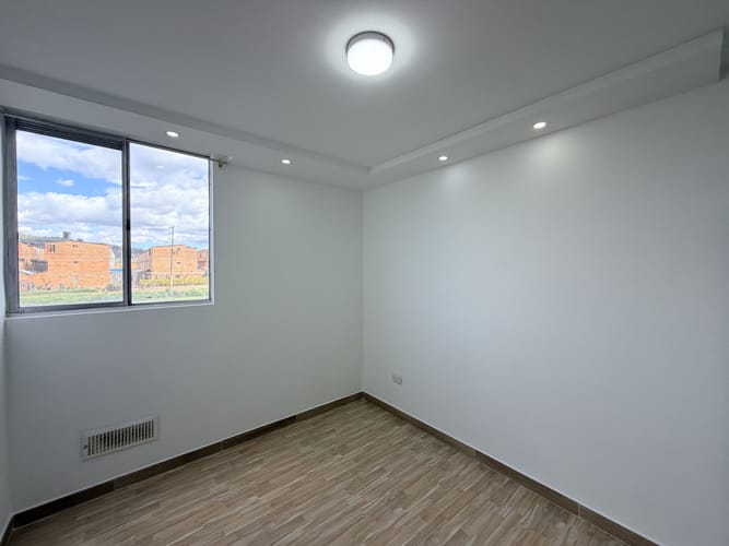 Apartamento de 3 alcobas en venta en Fac, Madrid, 64 m² · foto 10 de 21